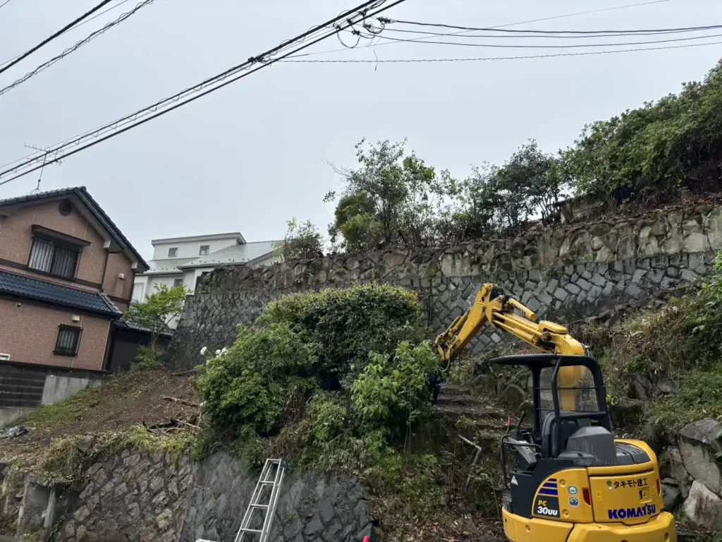 樹木の伐採工事中